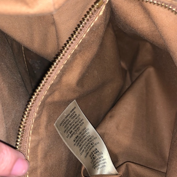 Authentic Burberry handbag includes adjustable straps and dust bag preowned - Picture 6 of 7